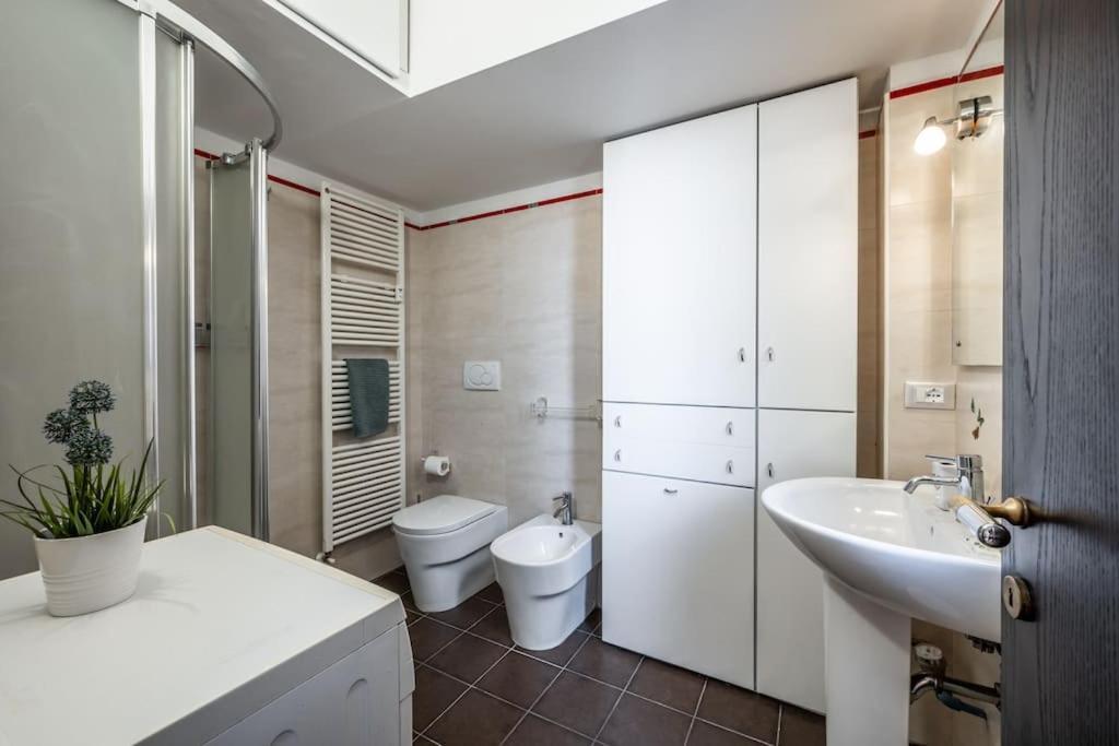 Sotto Le Due Torri 5* Apartment Bologna Exterior photo