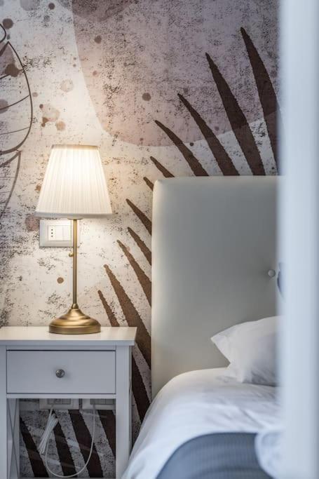 Sotto Le Due Torri 5* Apartment Bologna Exterior photo